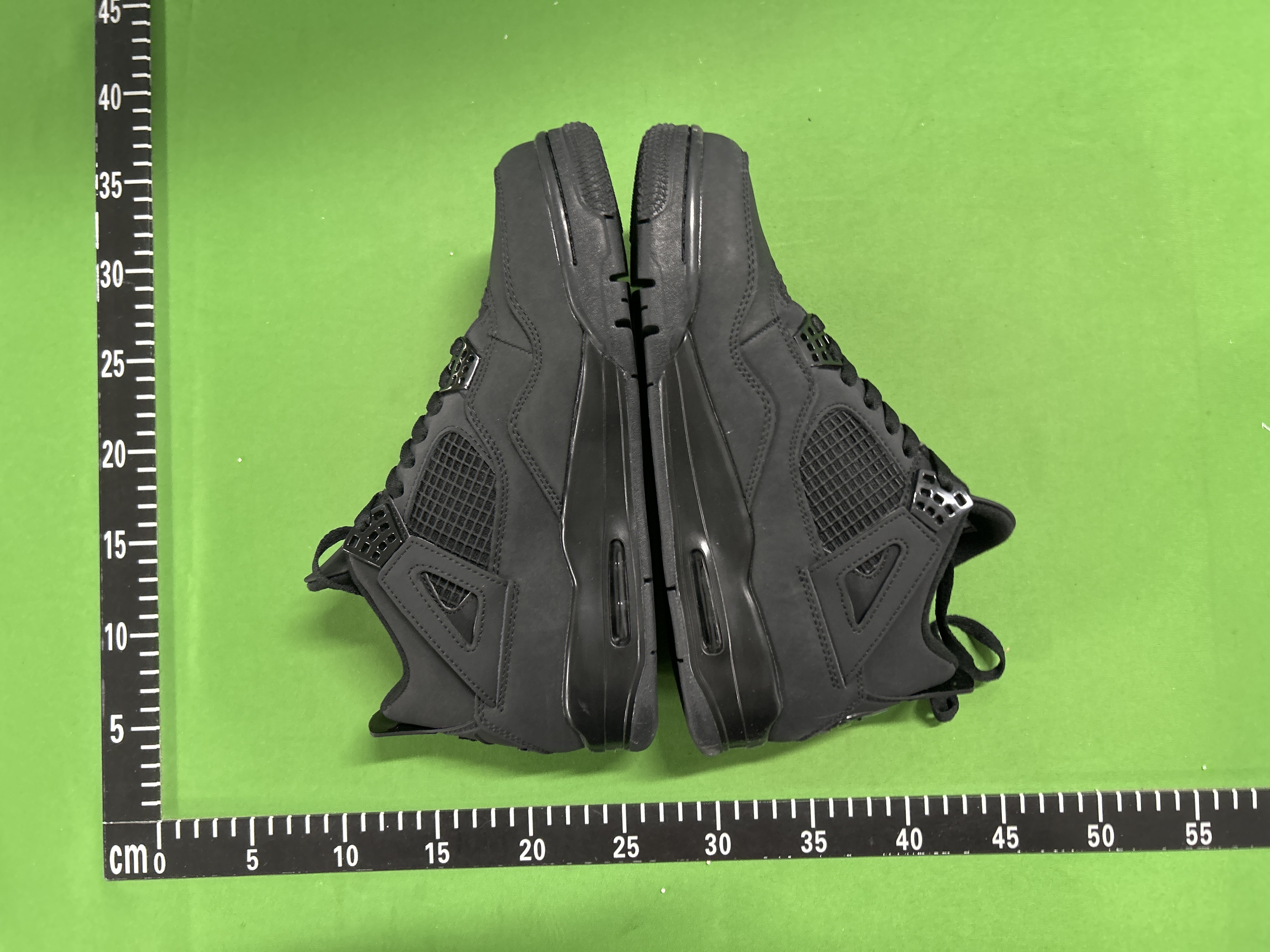 Jordan 4 (+25 Colourways)