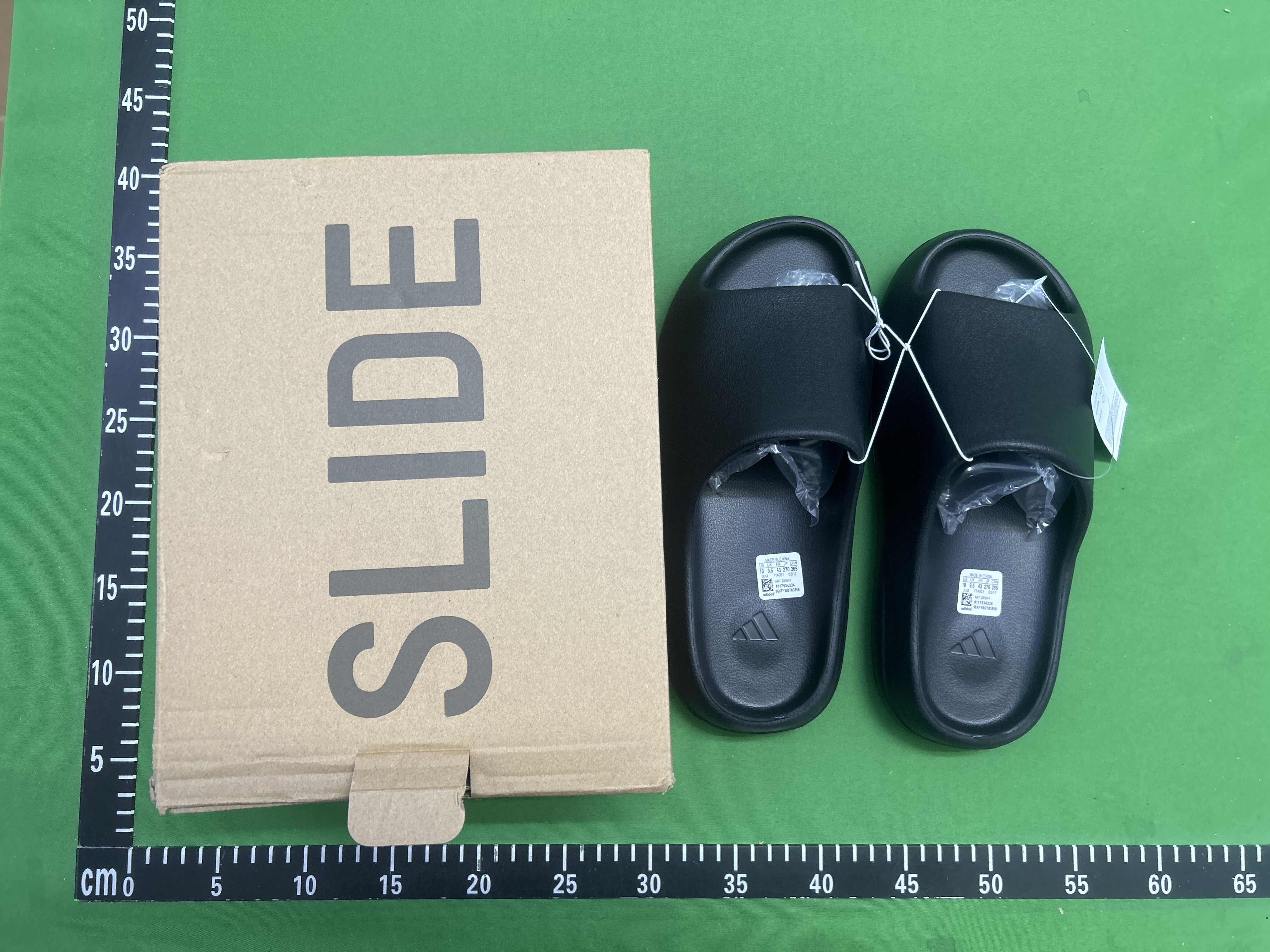 Yeezy Slides(+14 Colorways)