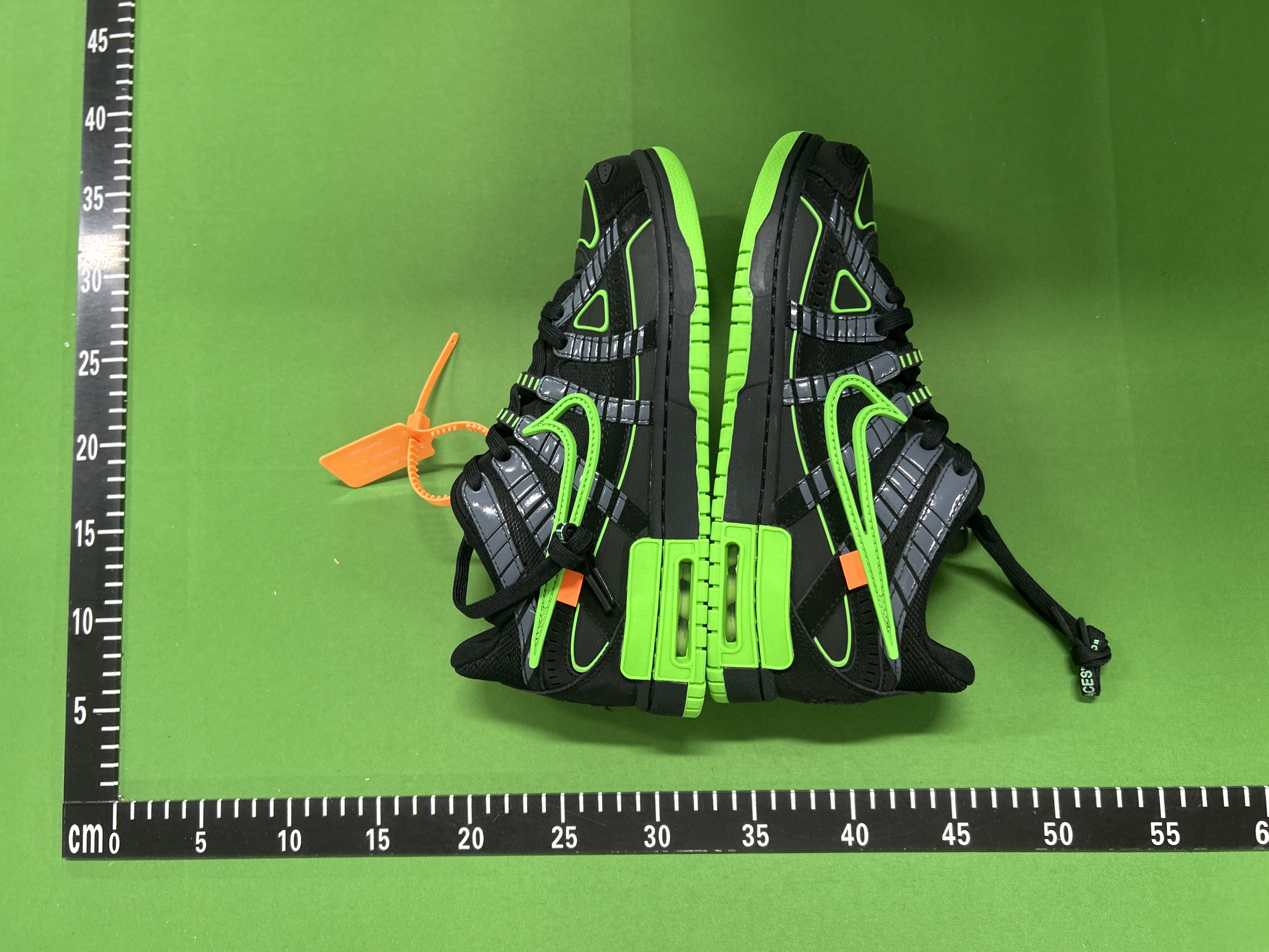 Off White x Air Rubber Dunk