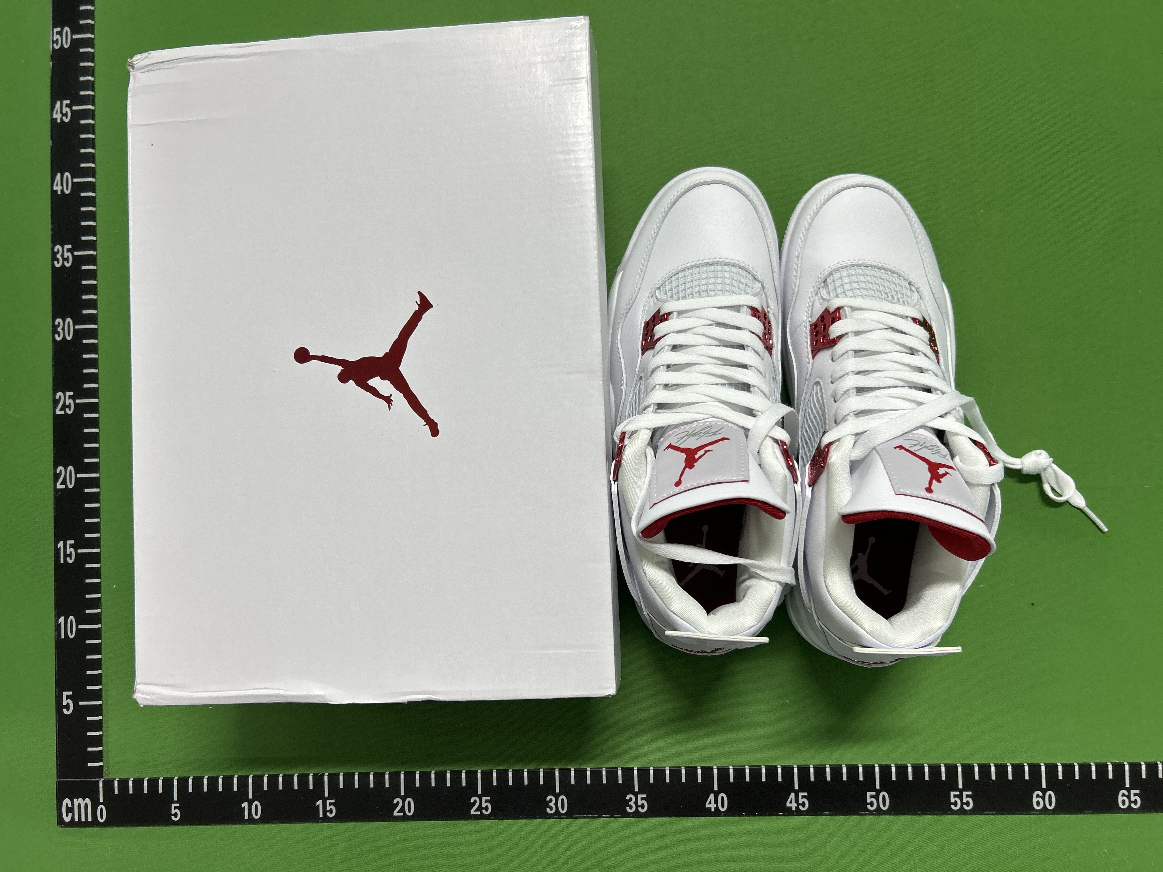 Jordan 4 (+25 Colourways)