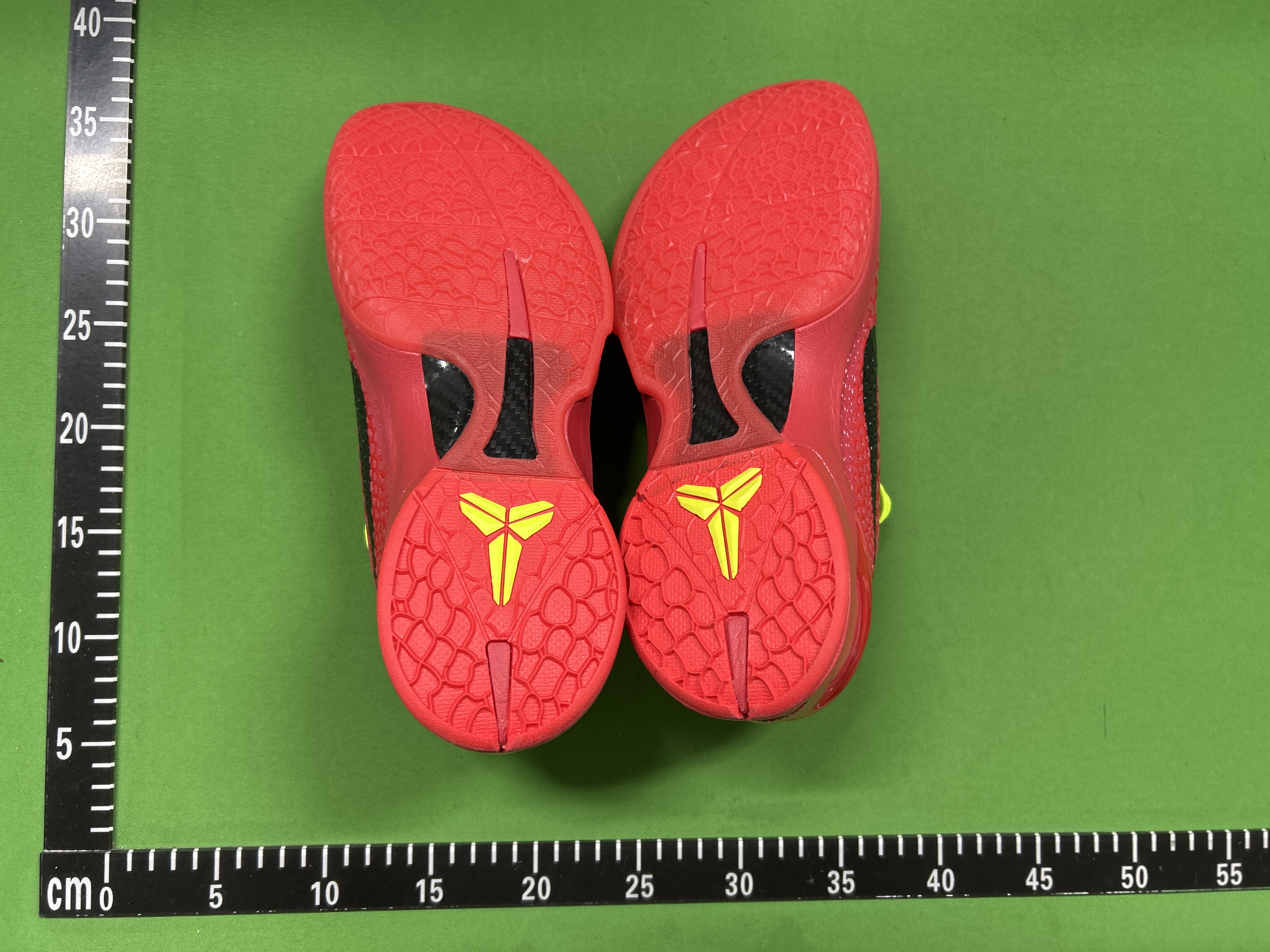 Kobe 6 Grinche