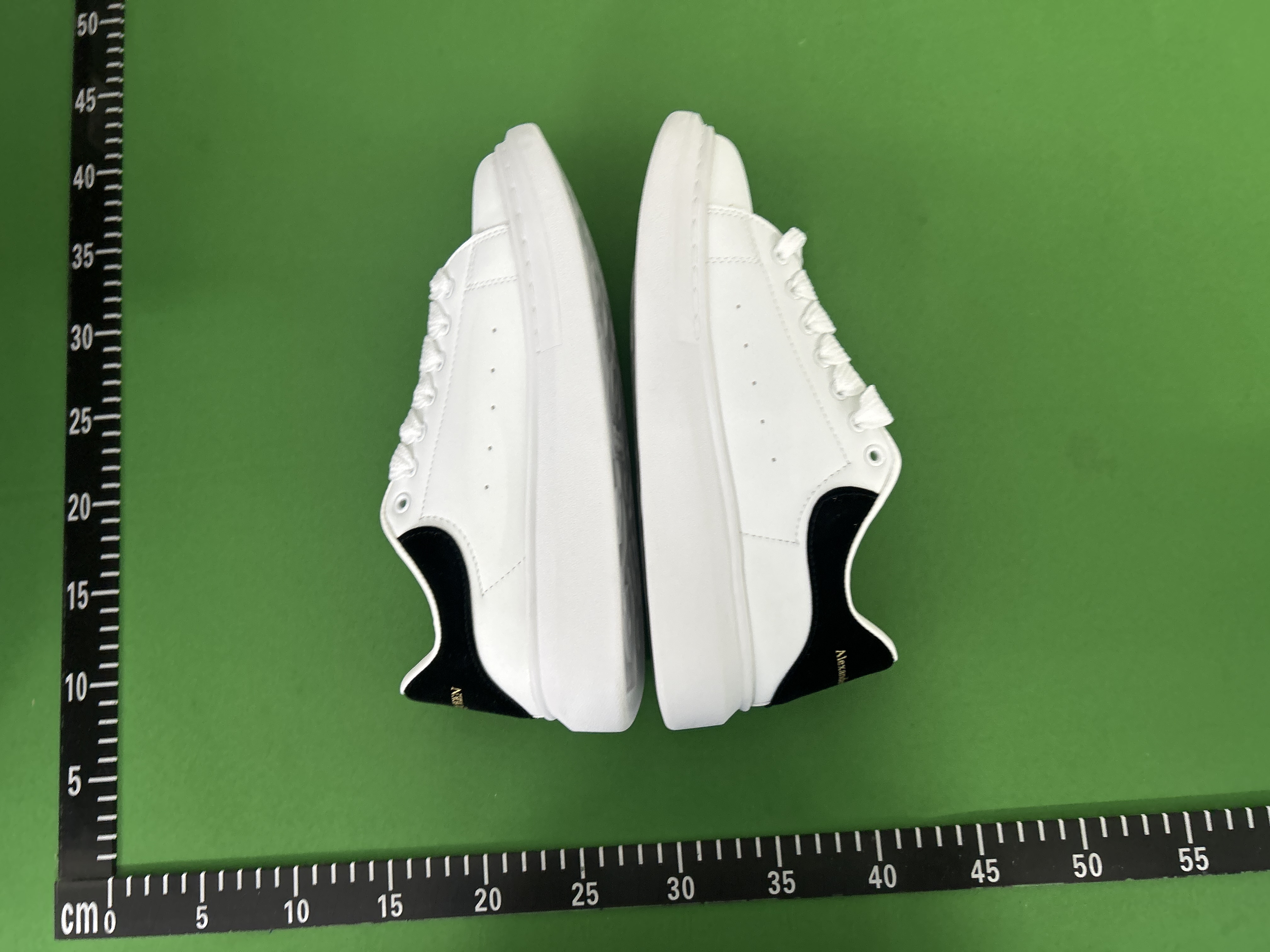 Alexander McQueen (+23 Colorways)