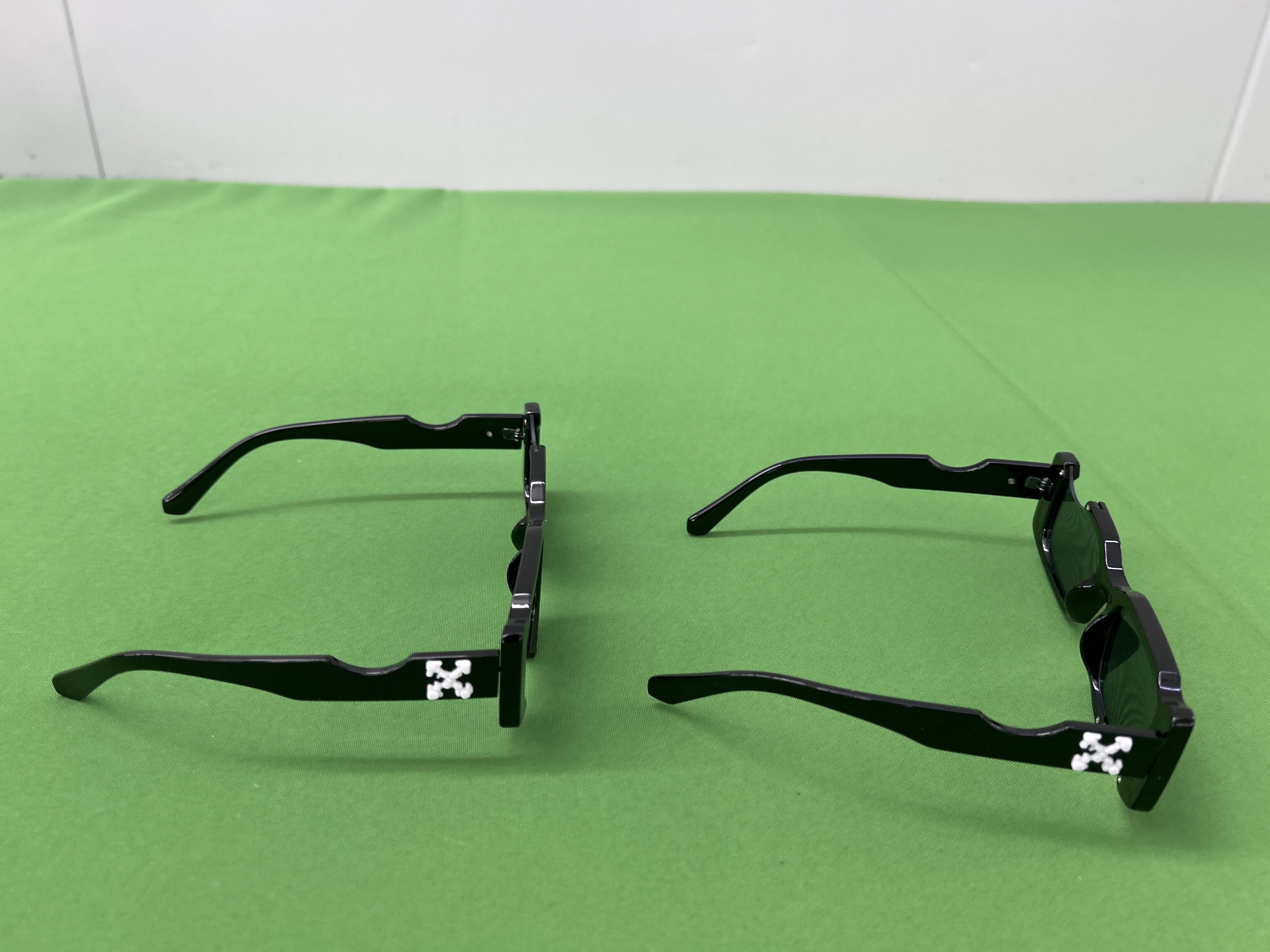 OFF WHITE Sunglasses