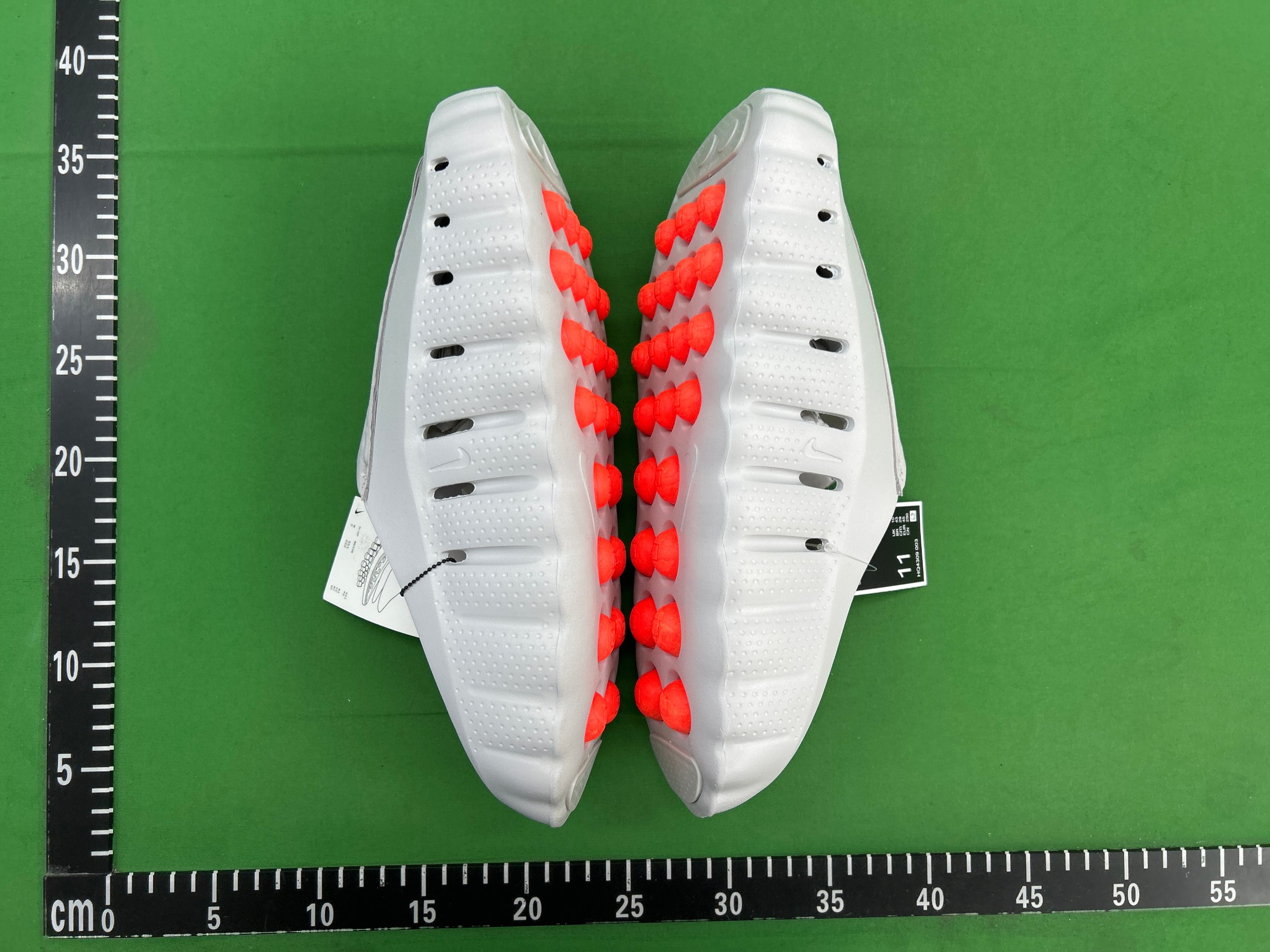 Nike Mind 100 slides